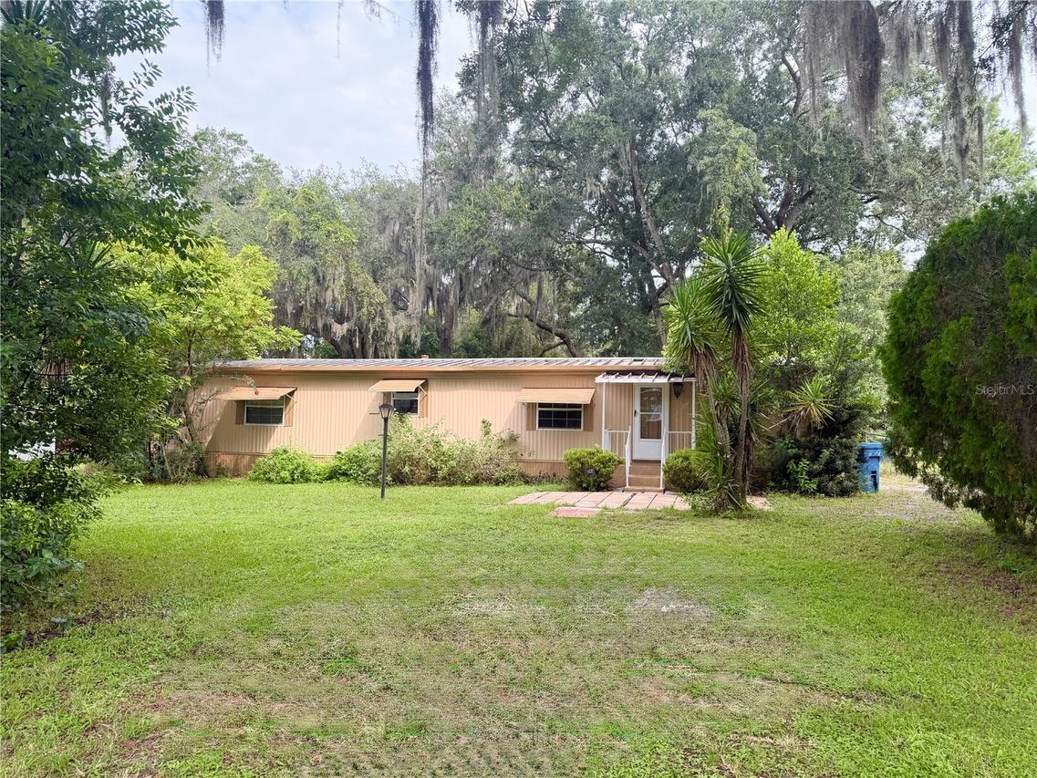 141 Robinhood Dr., Deland, FL 32724