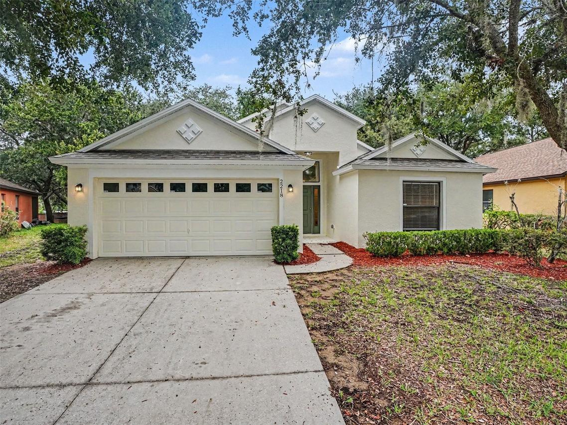 2218 Bracknell Forest Tr., Tavares, FL 32778