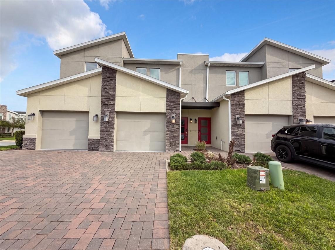 953 Splash Shot Pl., Davenport, FL 33896