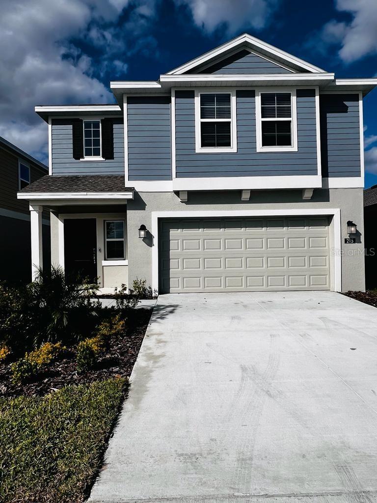 215 Aqua Ave., Davenport, FL 33837