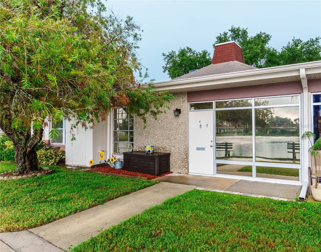 4318 Tahitian Gardens Cir. #F, Holiday, FL 34691