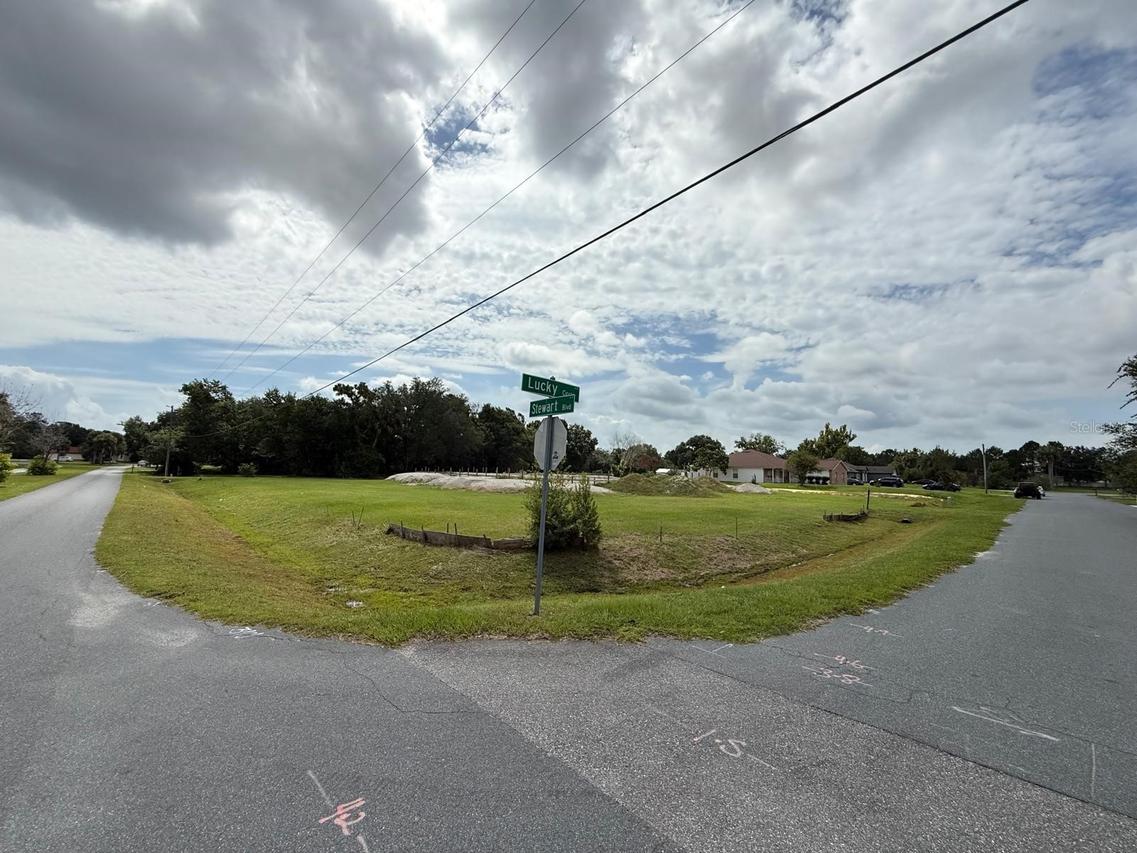 2965 Lucky Cir., Kissimmee, FL 34746
