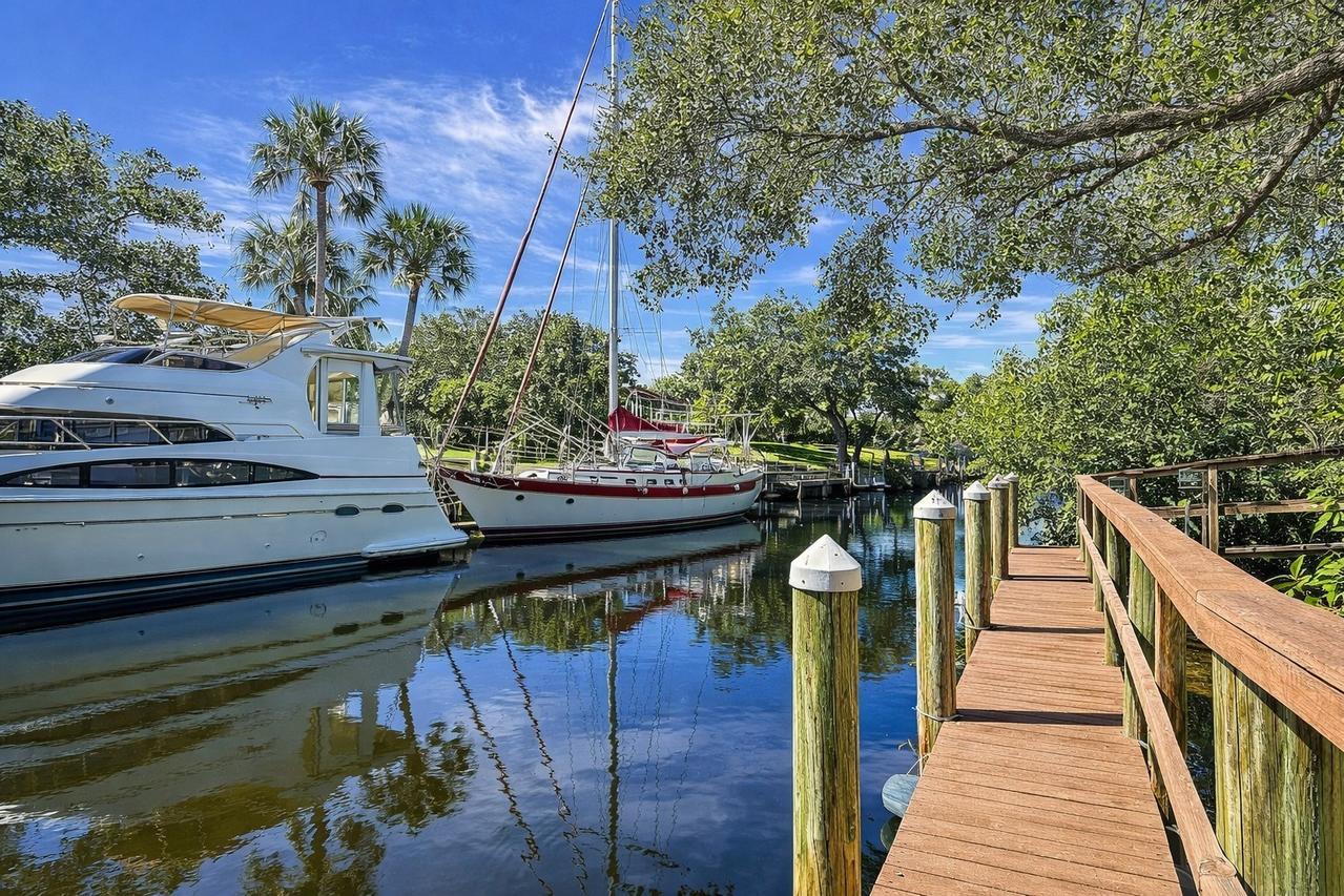 1901 Upper Cove Ter., Sarasota, FL 34231