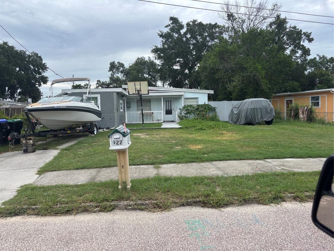 927 Hacienda Ct., Orlando, FL 32808