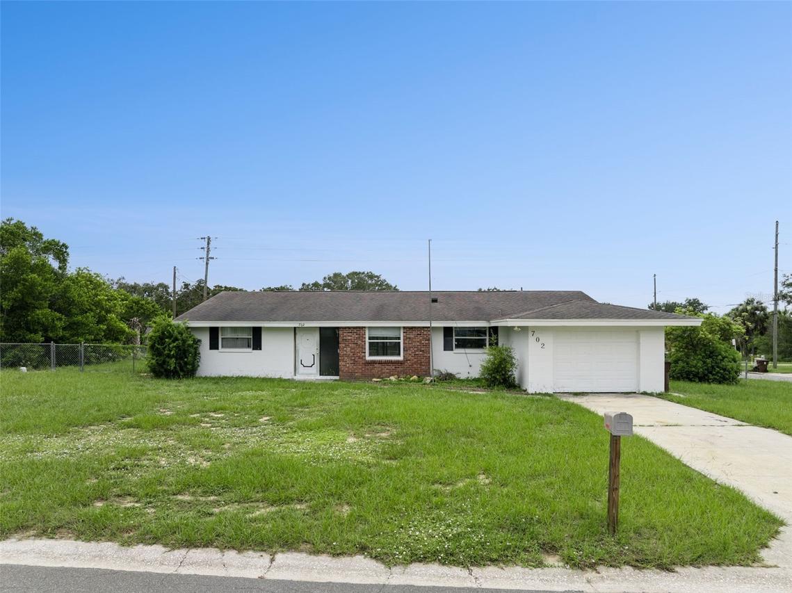702 Wildabon Ave., Lake Wales, FL 33853