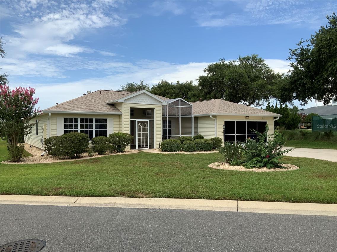 5475 Bounty Cir., Tavares, FL 32778