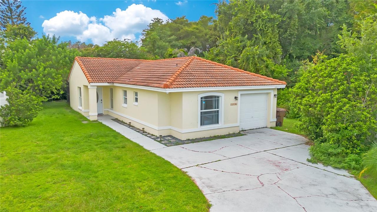 2346 Cordova Ct., Kissimmee, FL 34743