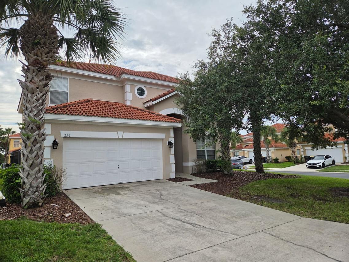 256 Sevilla Ave., Davenport, FL 33897