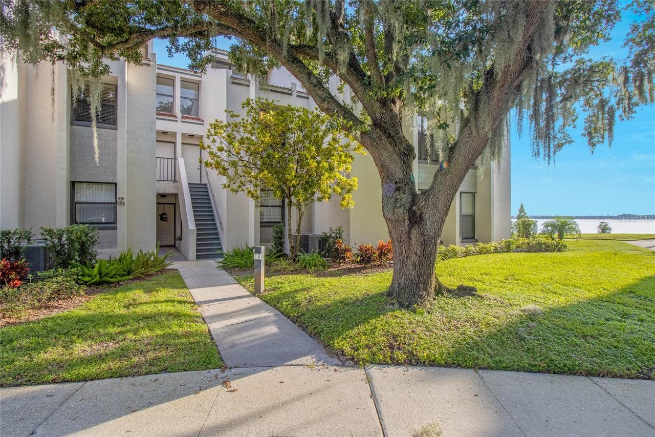 410 Laurel Cove Way, Winter Haven, FL 33884