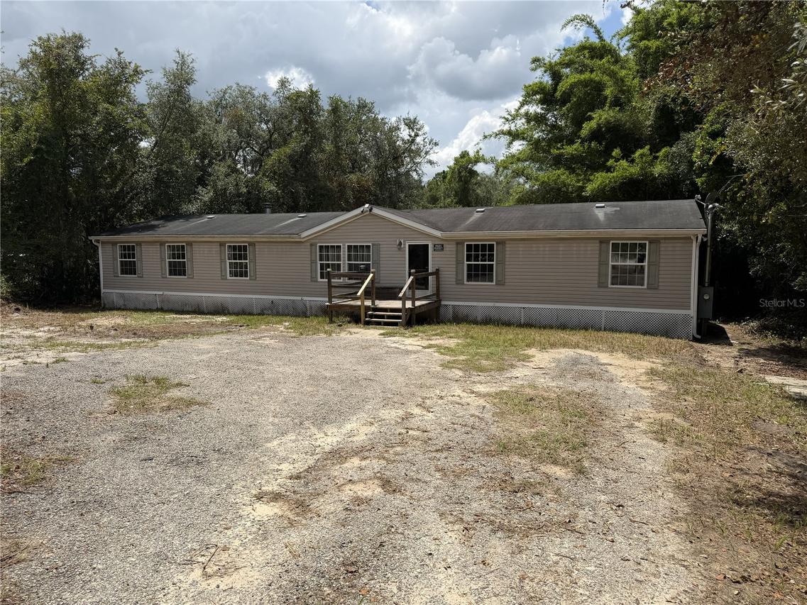 41527 Paradise Rd., Deland, FL 32720