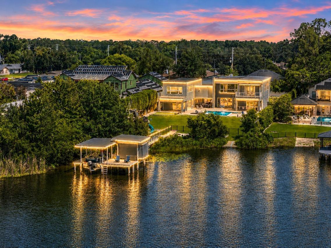 8922 University Blvd., Orlando, FL 32817
