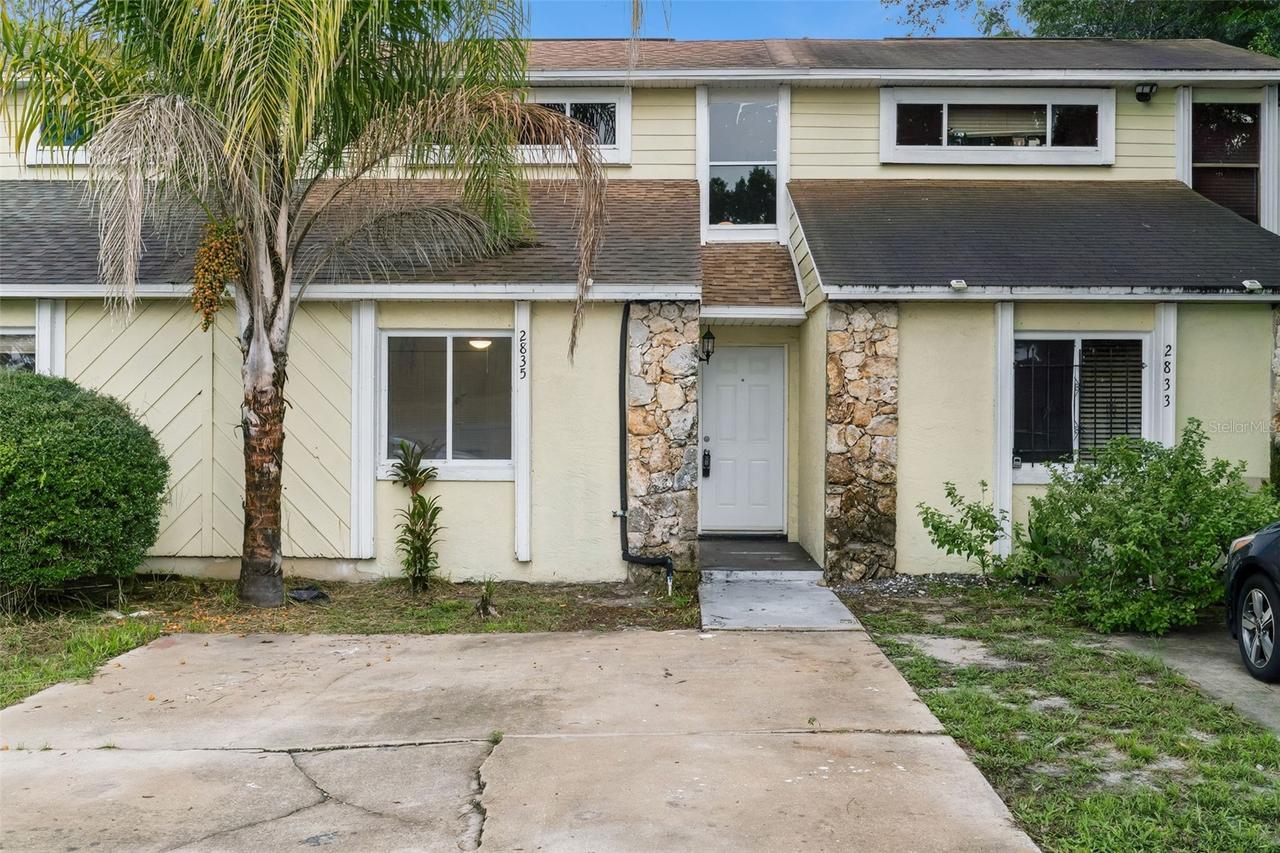 2835 Hunt Club Ln., Orlando, FL 32826