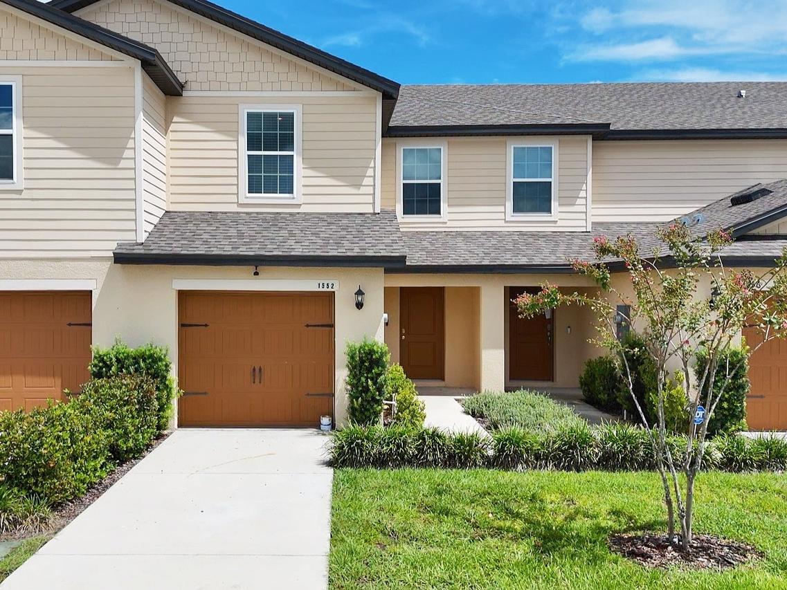 1552 Wynford Cir., Tavares, FL 32778