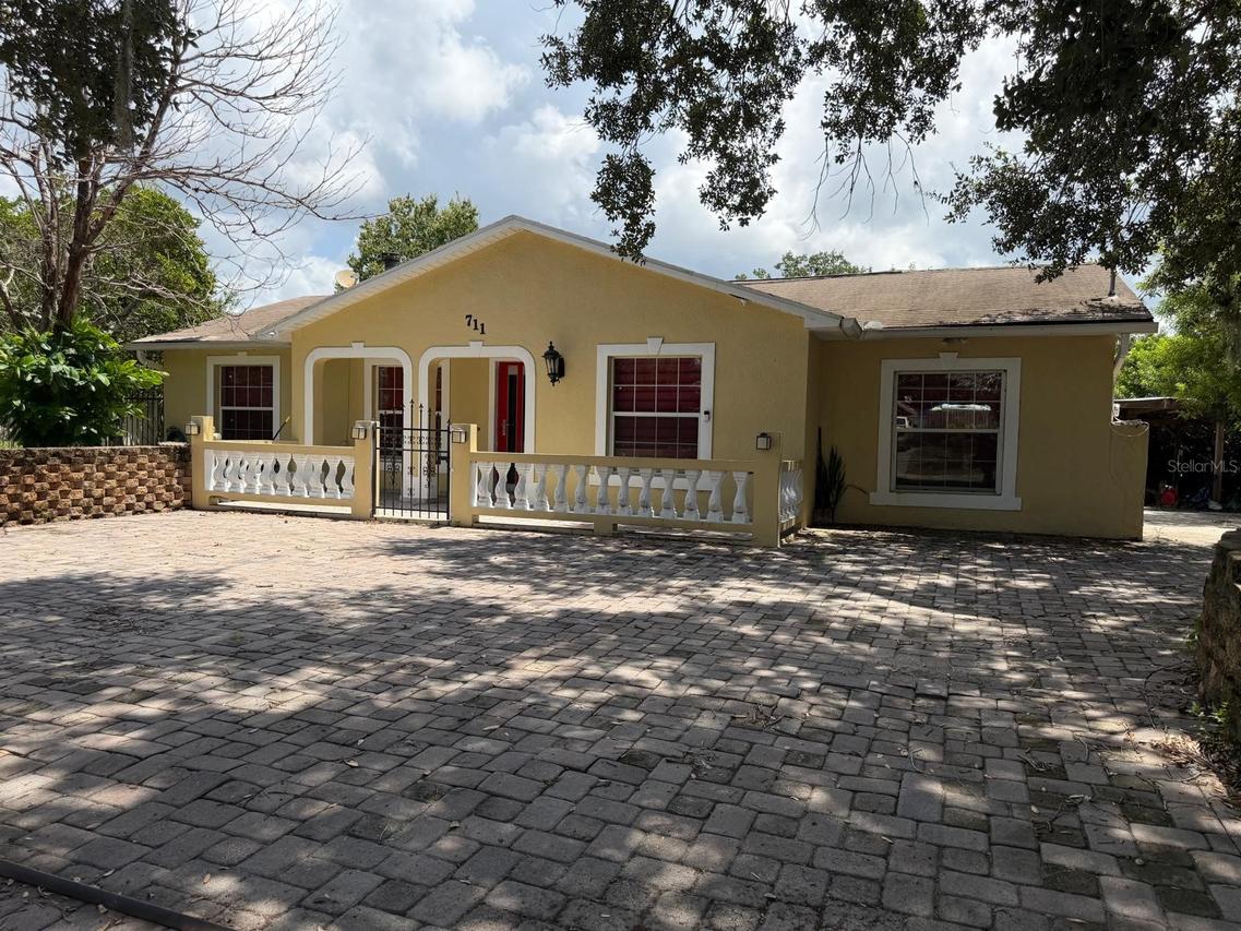 711 S Emory Ave., Kissimmee, FL 34741