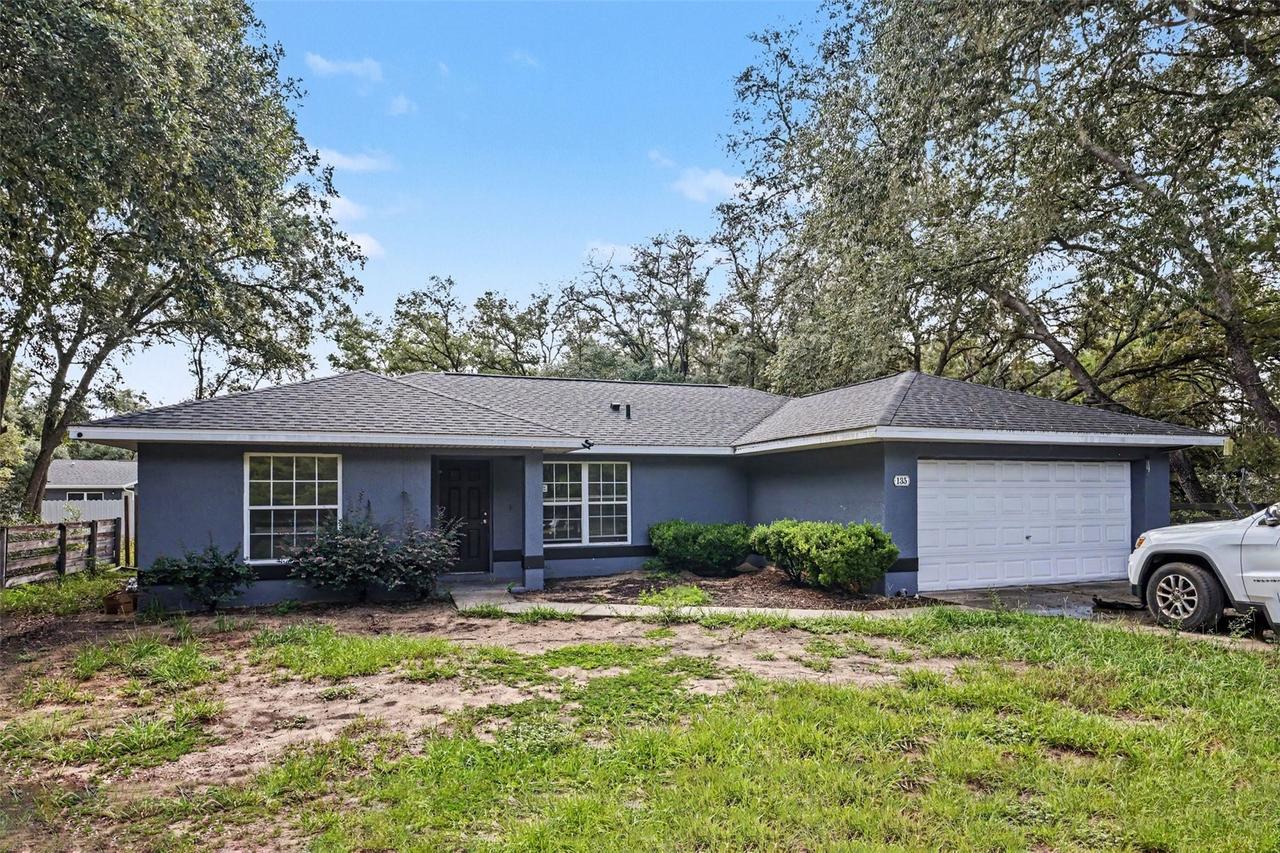 135 Fisher Way Tr., Ocklawaha, FL 32179