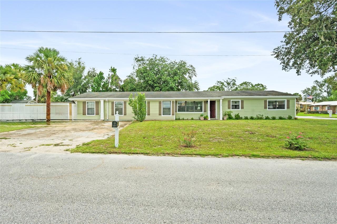 105 Mirror Dr., Sanford, FL 32773