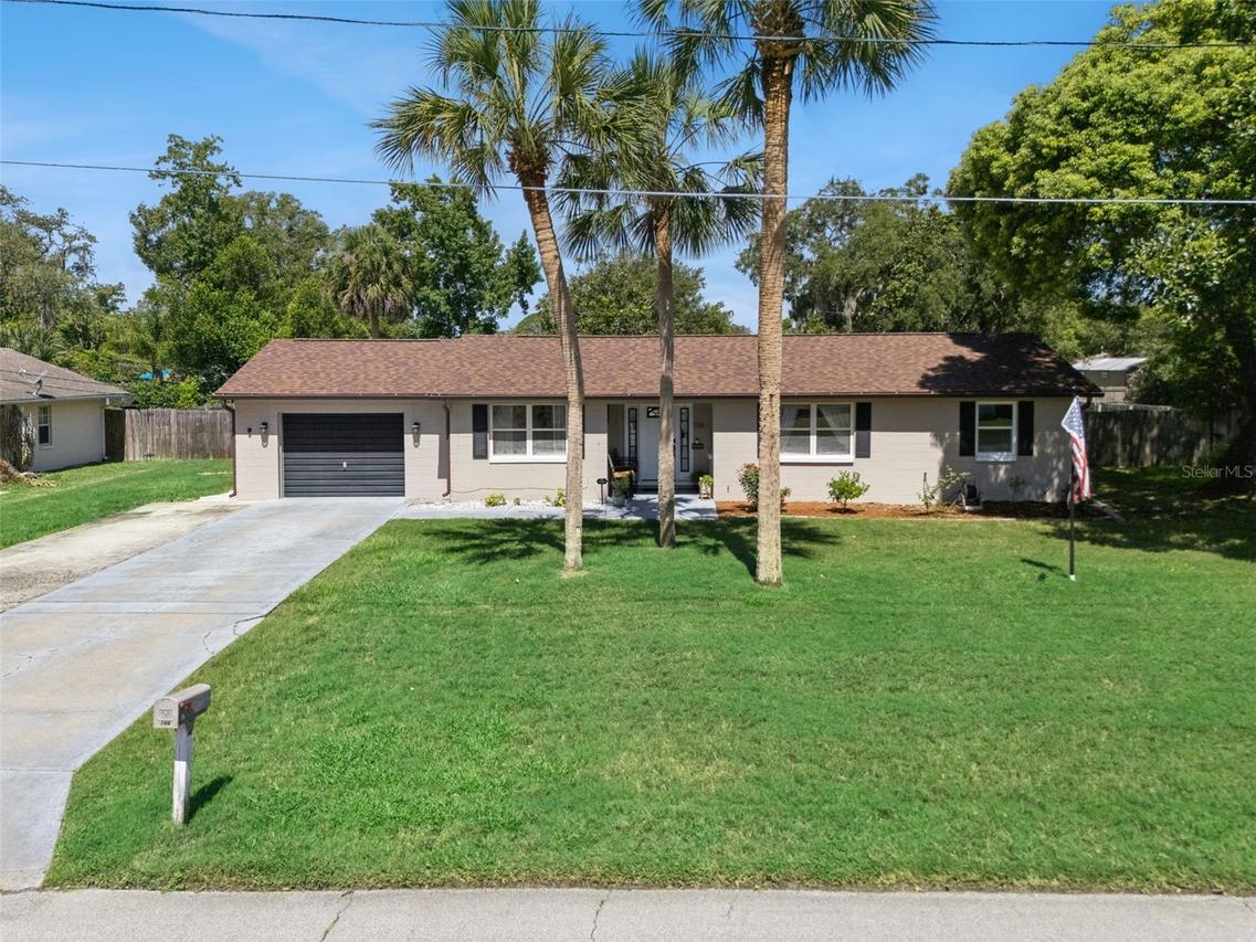 106 Alano Rd., Debary, FL 32713