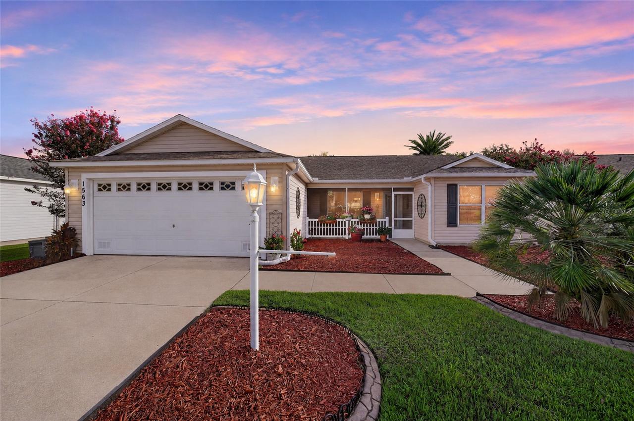 1563 Hollyberry Pl., The Villages, FL 32162