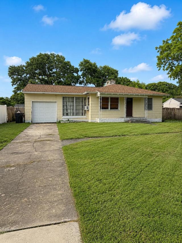 1370 Admiral Woodson Ln., Clearwater, FL 33755