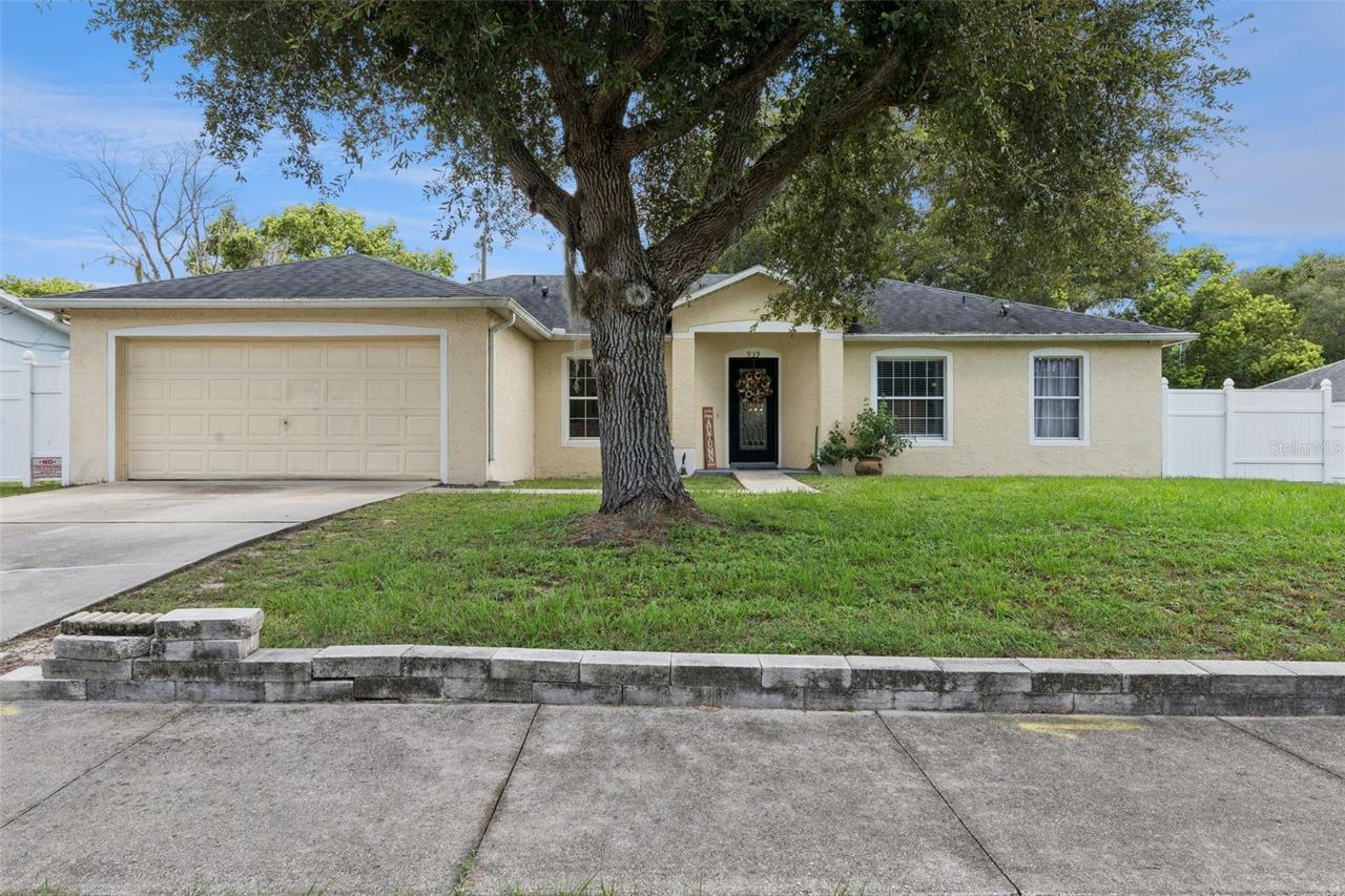 939 Cloverleaf Blvd., Deltona, FL 32725