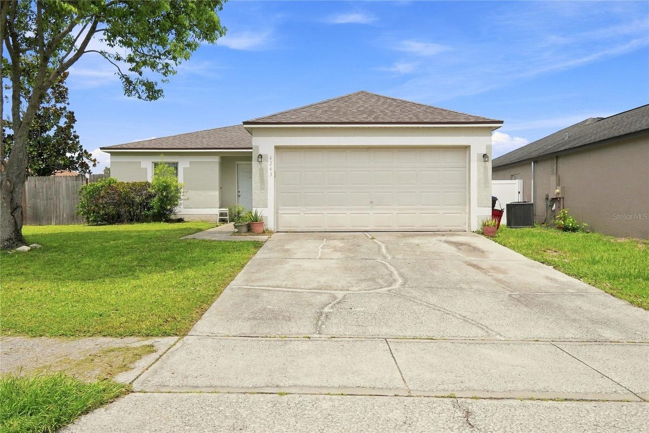 4243 Mendenwood Ln., Orlando, FL 32826