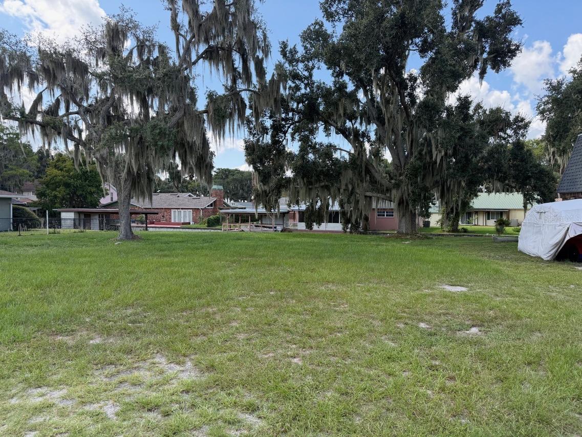 Memory Ln., Tavares, FL 32778