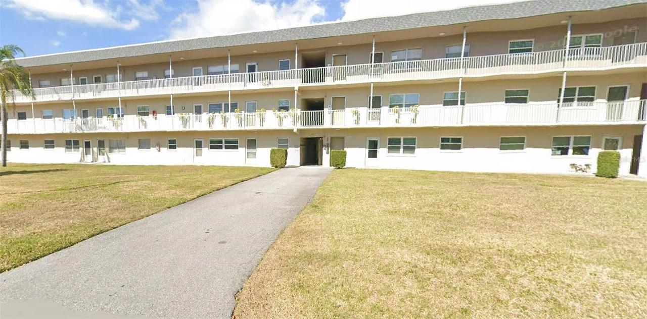 5725 12th Ave. #304D, St Petersburg, FL 33710