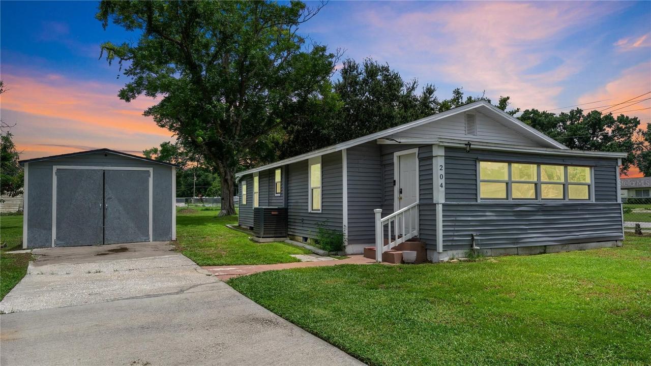 204 Pine Ave., Polk City, FL 33868