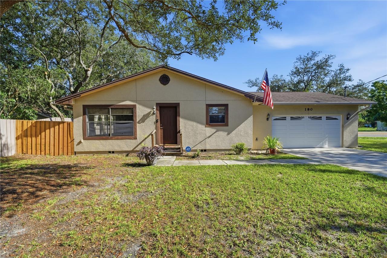 180 W 3rd St., Chuluota, FL 32766