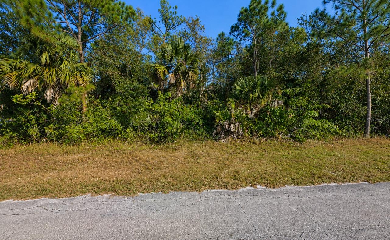 904 Albany Ave., Lehigh Acres, FL 33971