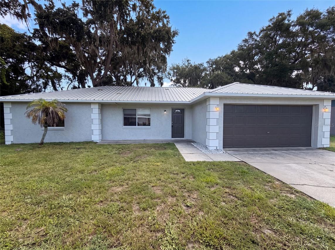 1719 Needle Palm Dr., Edgewater, FL 32132