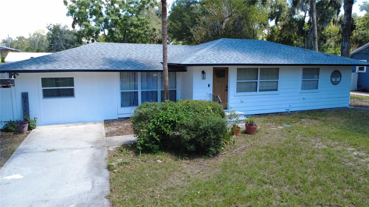 925 E 10th Ave., Mount Dora, FL 32757