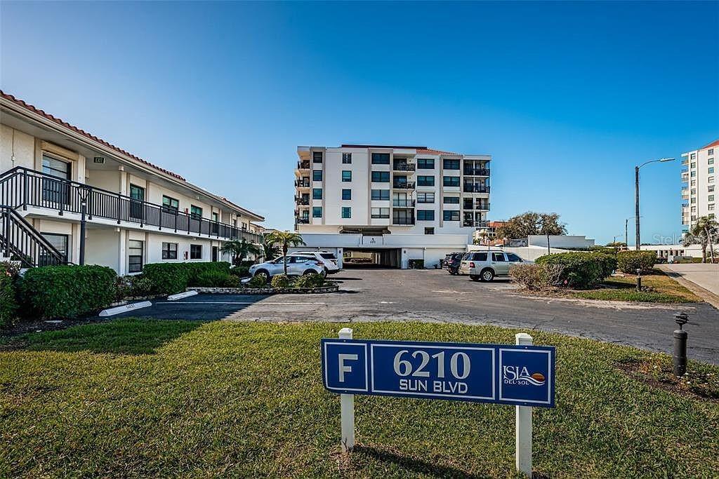 6210 Sun Blvd. #202, St Petersburg, FL 33715