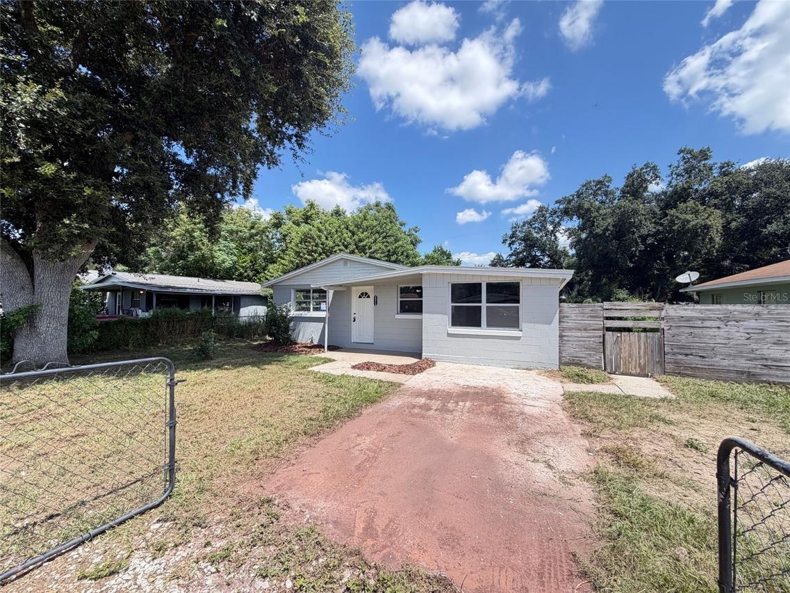 2213 Bouyer St., Lake Wales, FL 33898