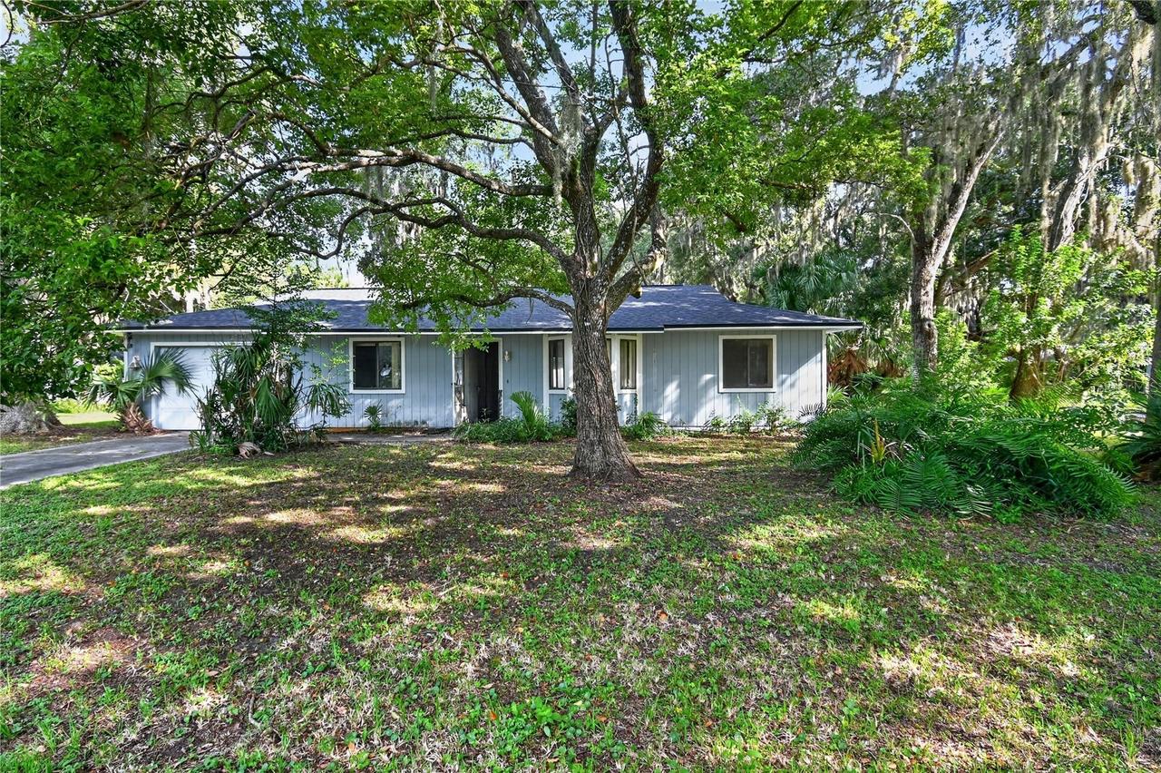 1332 Needle Palm Dr., Edgewater, FL 32132