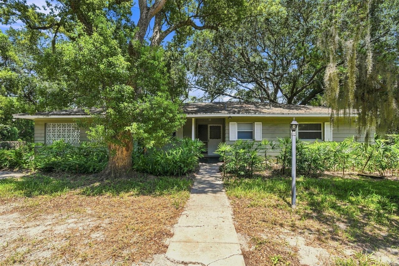 100 Pine Circle Dr., Lake Mary, FL 32746