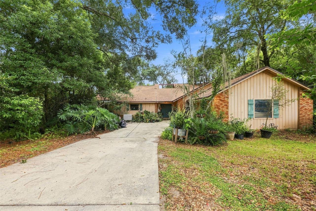 552 Whispering Oak Ln., Apopka, FL 32712