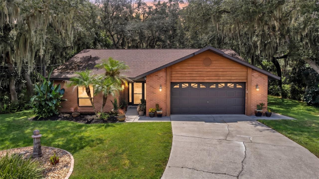 202 Pebble Ct., Deltona, FL 32725