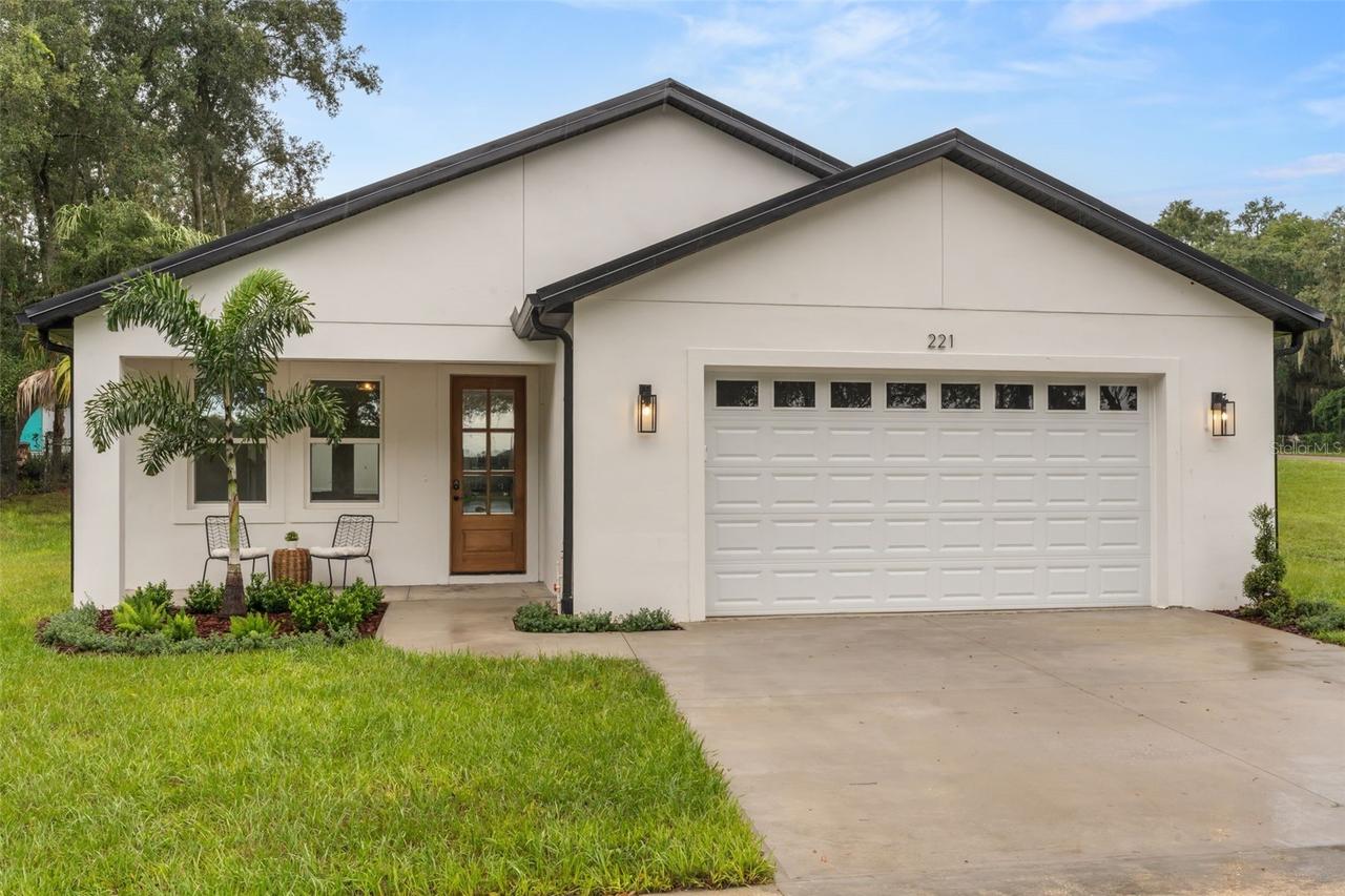 221 S Sunset Ave., Mascotte, FL 34753