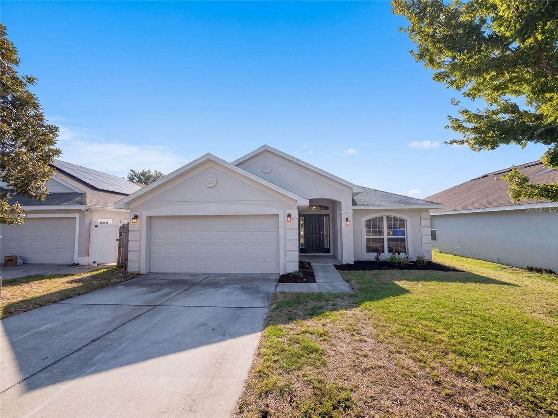 1229 Longville Cir., Tavares, FL 32778