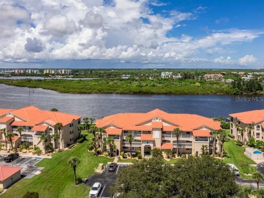 462 Bouchelle Dr. #305, New Smyrna Beach, FL 32169