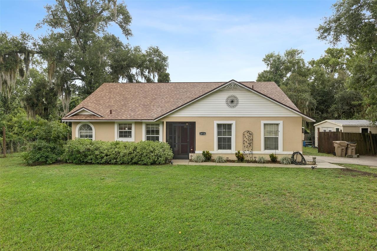 30724 Fairview Ave., Tavares, FL 32778