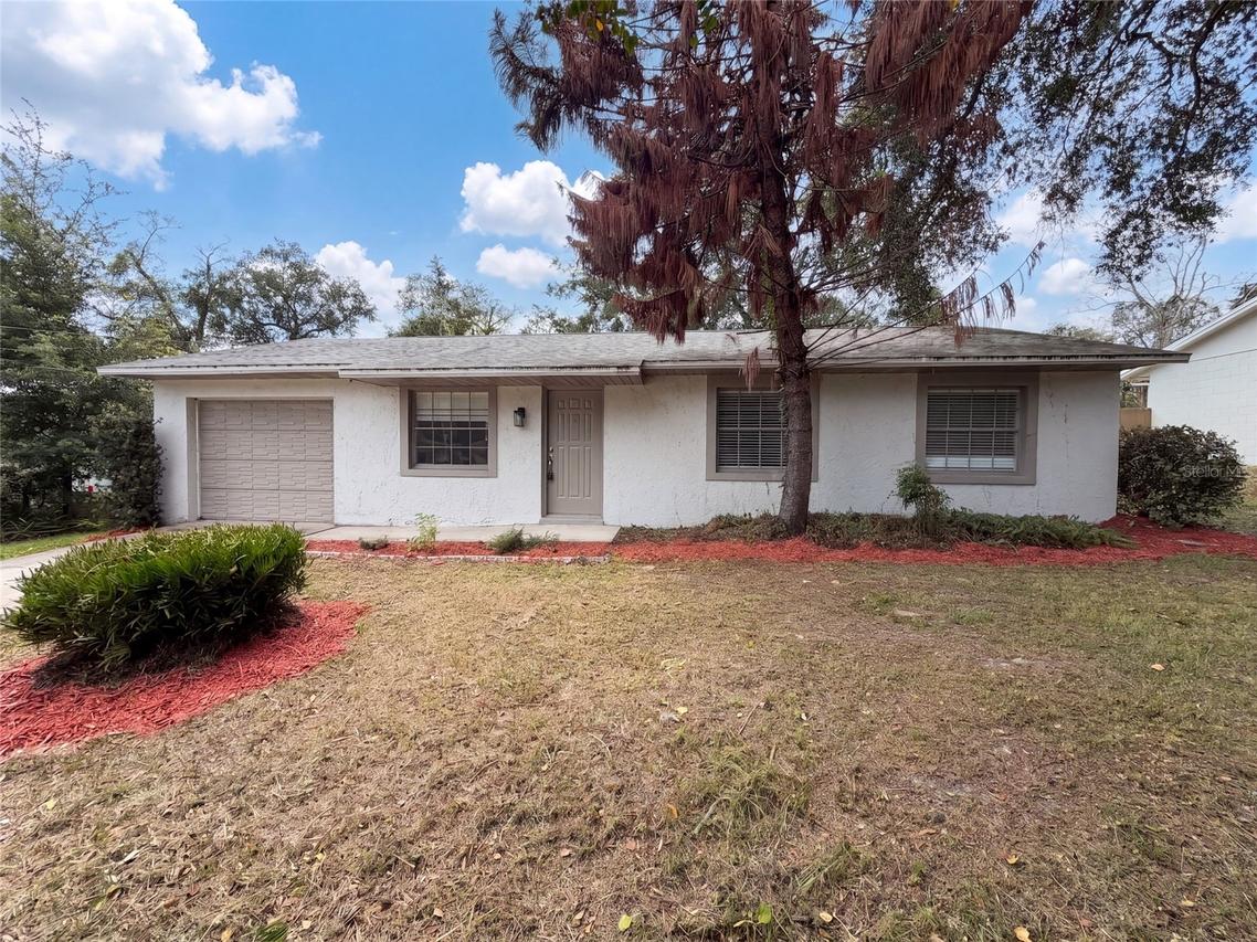 976 Liskeard Ave., Orange City, FL 32763