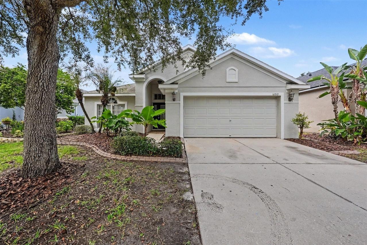16312 Bridgecrossing Dr., Lithia, FL 33547