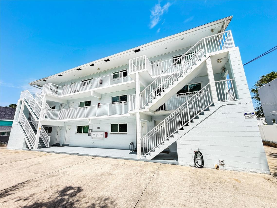208 N Halifax Ave., Daytona Beach, FL 32118