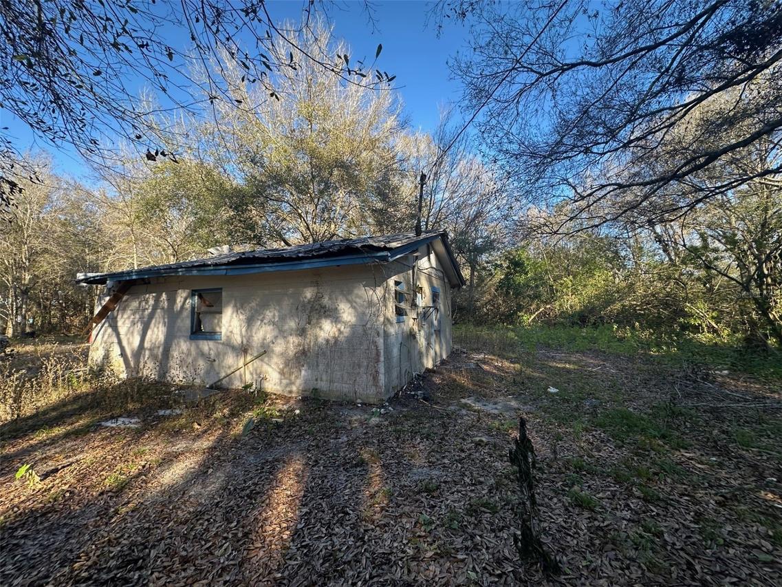 2004 Valentine Ave., Lorida, FL 33857