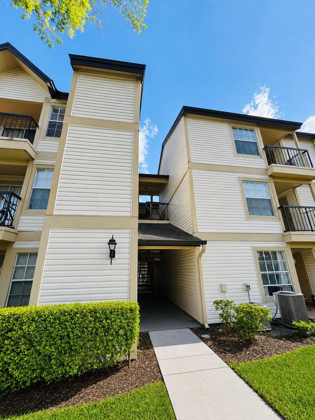 1908 Lake Atriums Cir. #9, Orlando, FL 32839