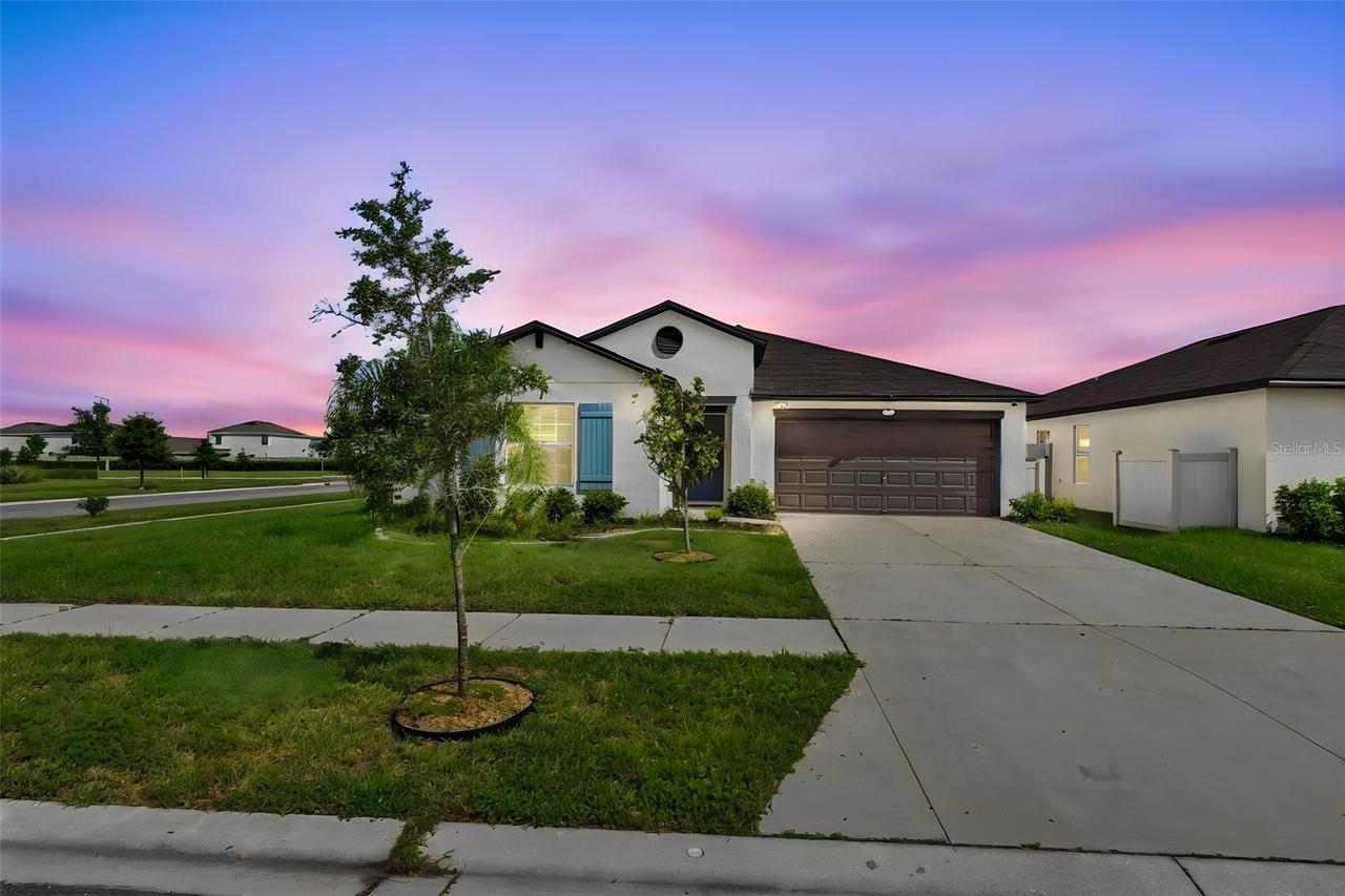 5404 Blue Azure Dr., Wimauma, FL 33598