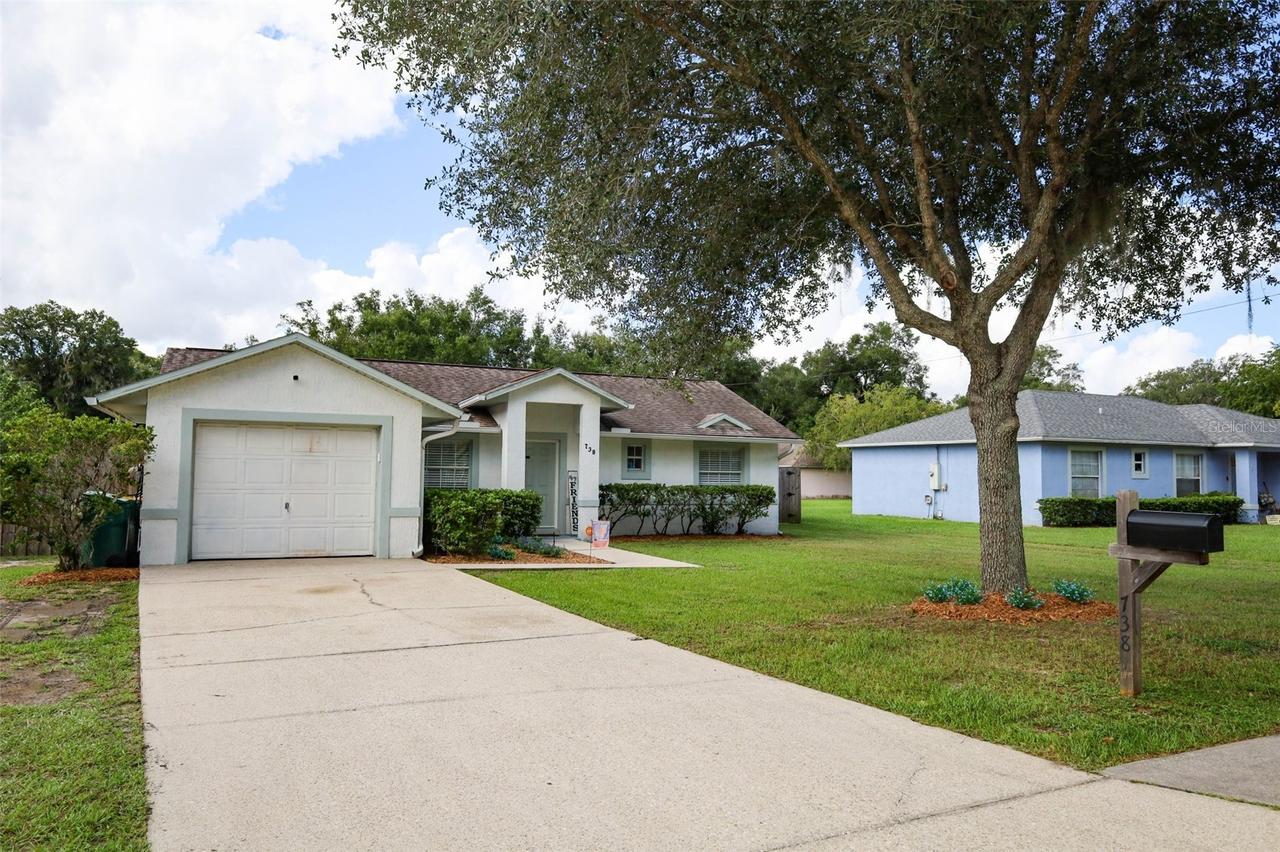 738 E 11th Ave., Mount Dora, FL 32757