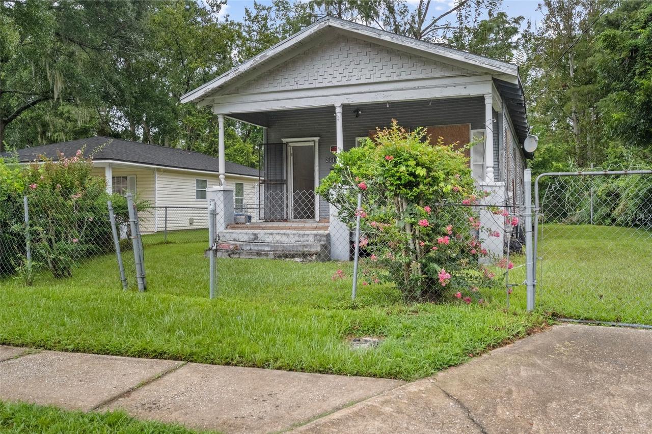 2117 Tuskegee Rd., Jacksonville, FL 32209